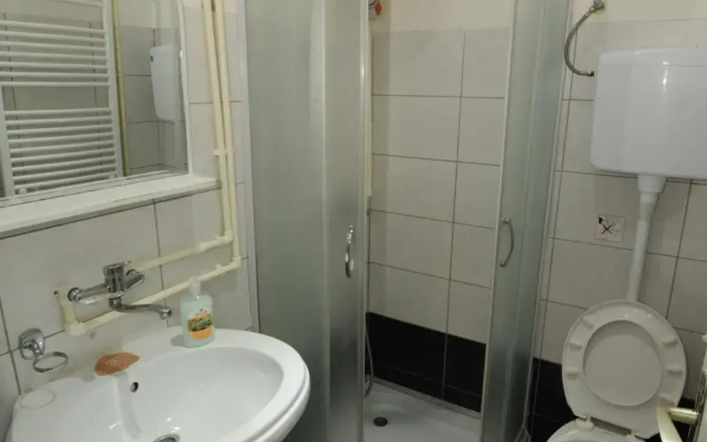 Hostel Jedro