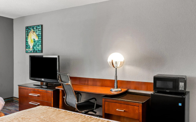 Travelodge by Wyndham Bloomington