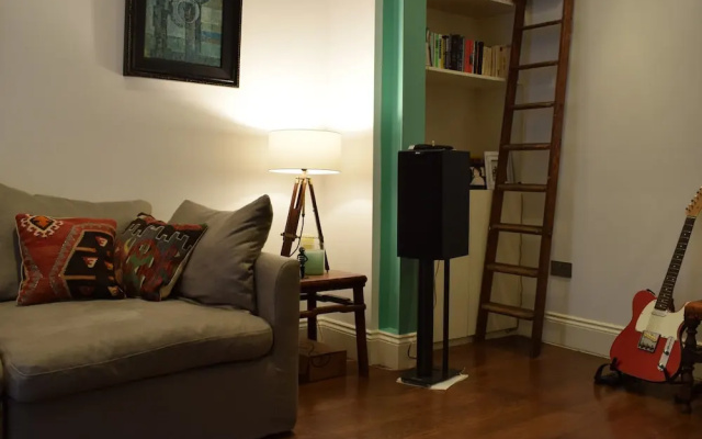 Modern 2 Bedroom Apartment In West Kensington