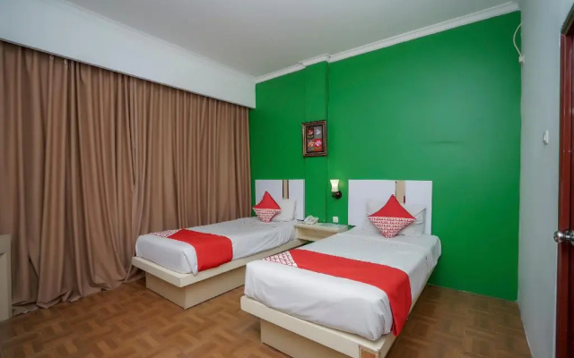 OYO 575 Blessing Hotel
