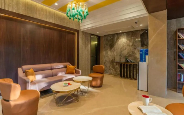 The Hosteller Mumbai, International Airport