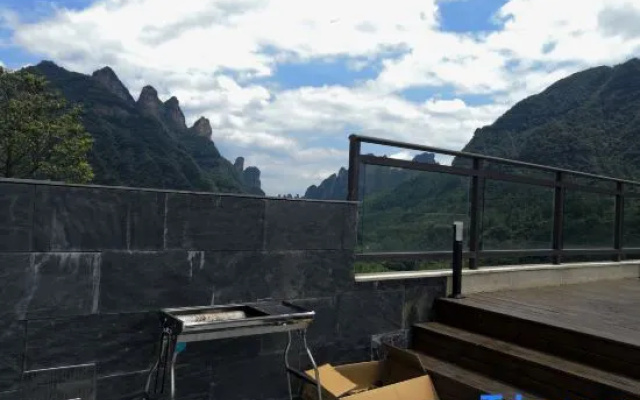 Wulingyuan Heart Awakening Lodge