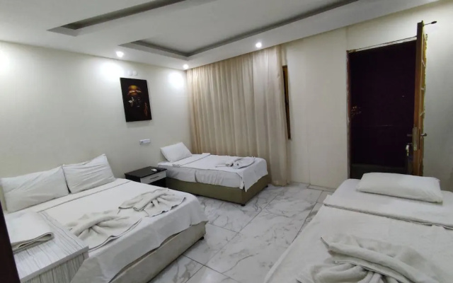 Ozturk Hotel