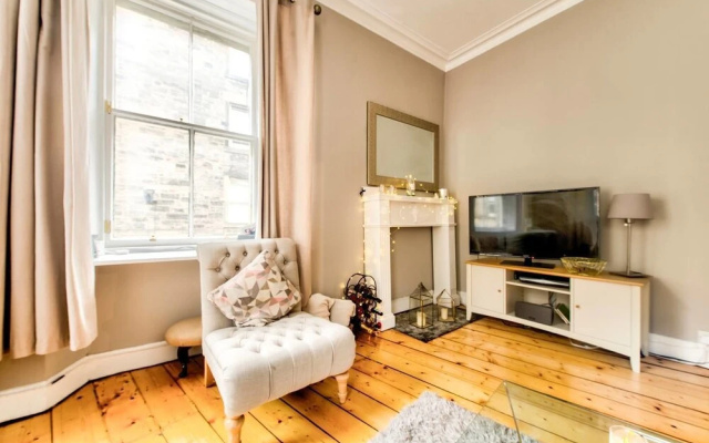 Gorgeous Modern Apartment in Canonmills