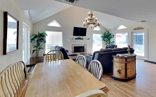 Summer Breeze by Ryson Vacation Rentals