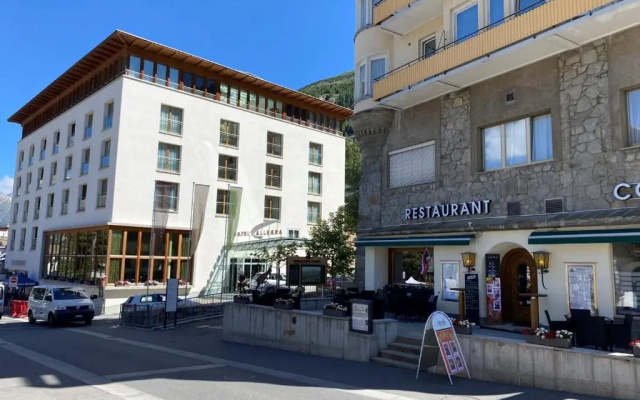 Dachwohnung im Alpenstil, 60m2 für 2P, mit Garage BM186