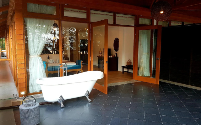 Coconut Island Resort
