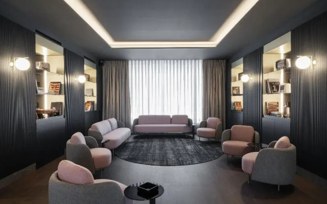 La Suite Hotel