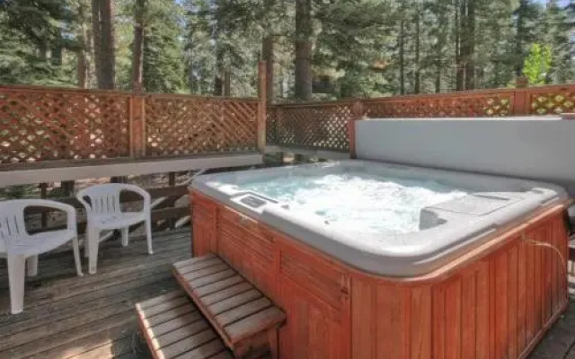 Kaley Vacation Rental Cabin