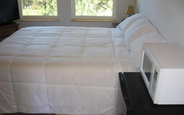 Crater Lake Inn & Retreat