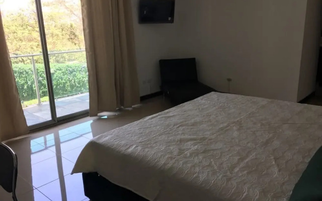 Las Yagrumas Condo Escazu