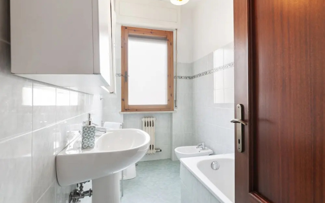 Pisa Hospital Apartment with Parking and Balcony