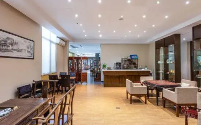 Elan Hotel (Nantong Langshan Xingguangyao Business Center Dian))