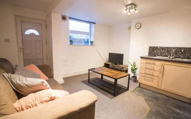 Flat 1, 4 Warden Rd