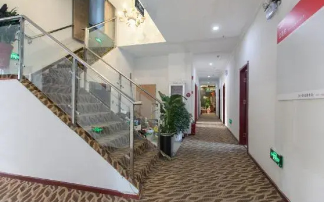 Mirren Hotel (Wuhan Hubei University of Technology La Defense Branch)