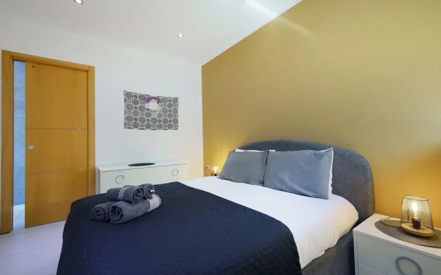 Serene 2BR Penthouse - Sea View Terrace