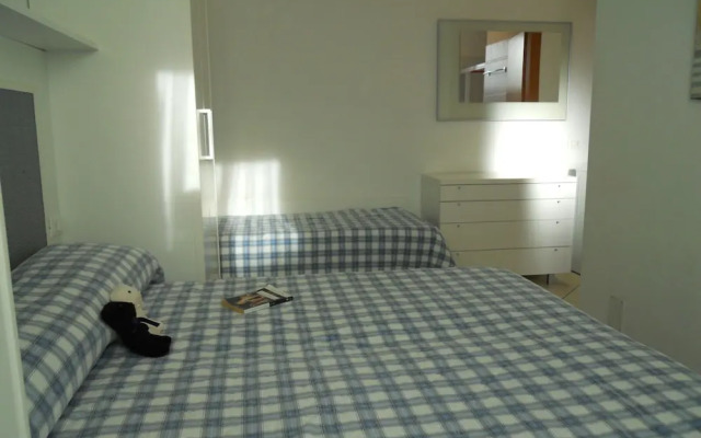 Garden Apartment With Pool in Holiday Village