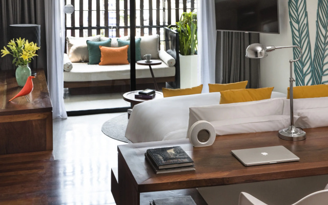 The Aviary Hotel