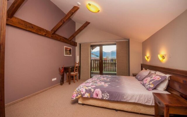Отель Everest Chalet Банско комната для гостей