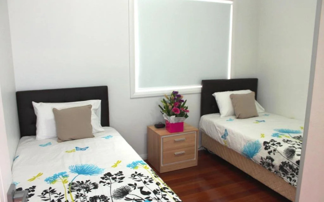 Serviced Houses - Villa Hodgkinson