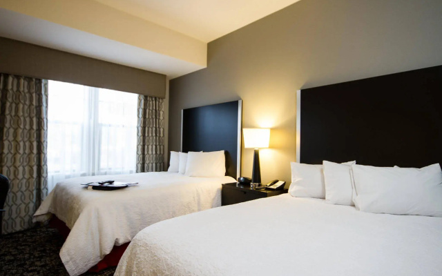 Hampton Inn & Suites DuPont