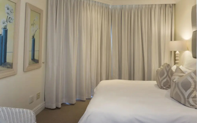801 Oyster Schelles - Near Umhlanga Rocks Beach