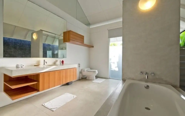Villa White