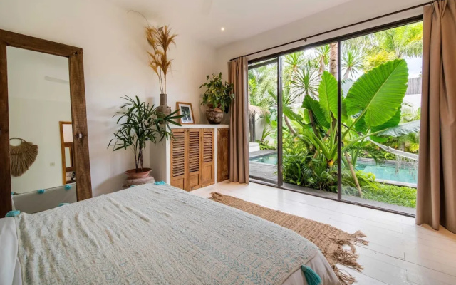 Tropical Design, Private Villa, 3 BR, Umalas