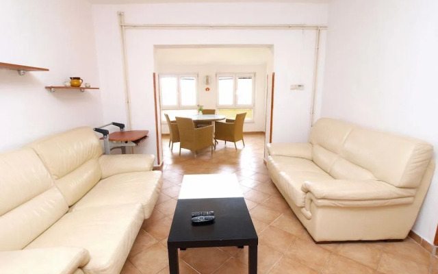Apartment 1383
