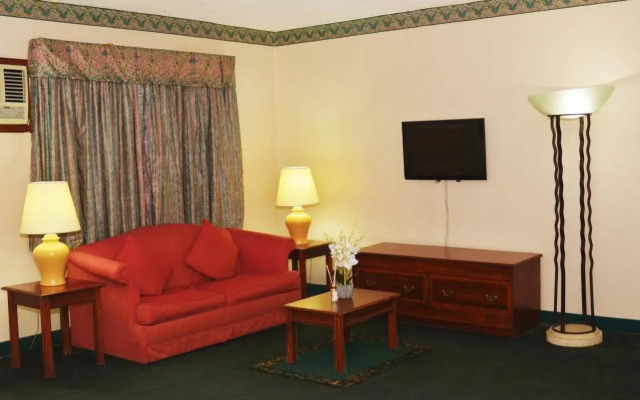 Days Hotel by Wyndham Batangas