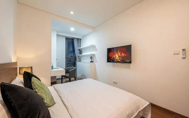 Pearl Plaza Luxury WiFi, Near Landmark 8 Apt, City View, Pool, Gym, Free