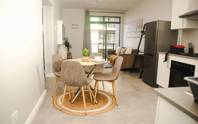Modern 4 Sleeper Apartment
