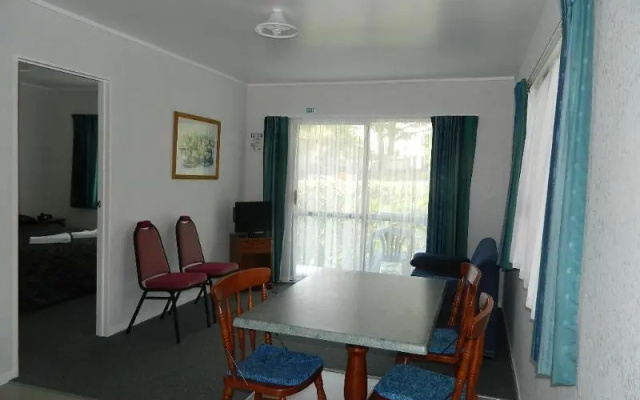 Opononi Resort