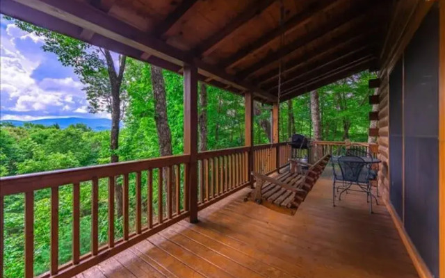Breezy Mountain View-hot tub and Fishing
