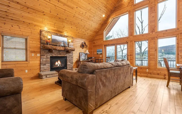 Lakeside Lodge
