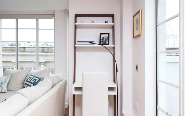 Luxury and Modern Bayswater Apartment