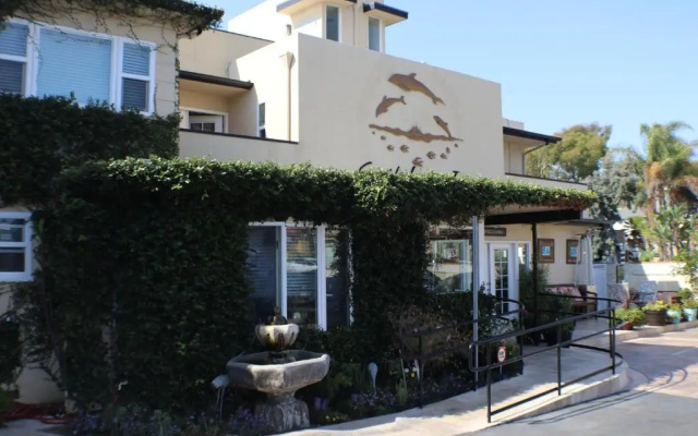 Laguna Cove Hotel