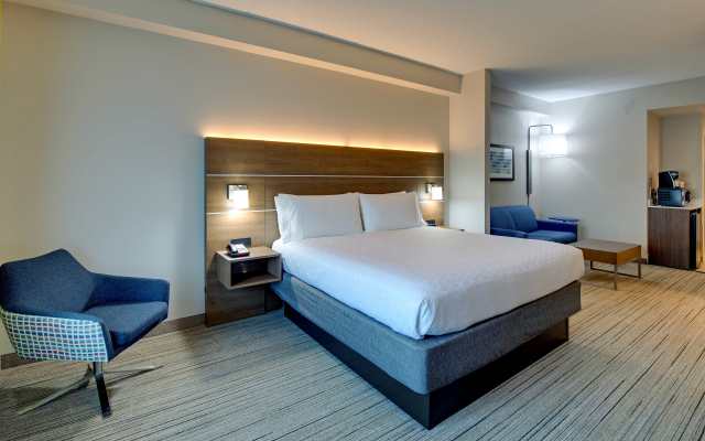 Holiday Inn Express Hotel and Suites Nashville-Opryland by IHG
