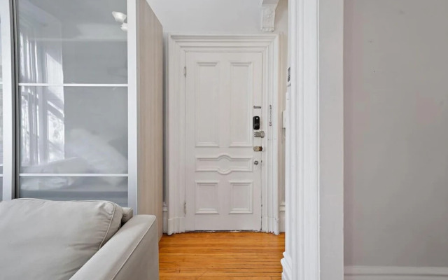 Rustic Modern Loft 5 Minutes to Old Port Montreal
