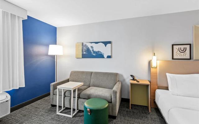 Spark by Hilton Shawnee