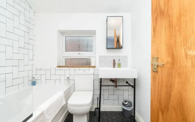 Homely and Modern Maisonette in Vibrant Bristol