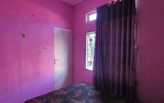 OYO 93114 Salak Homestay Syariah