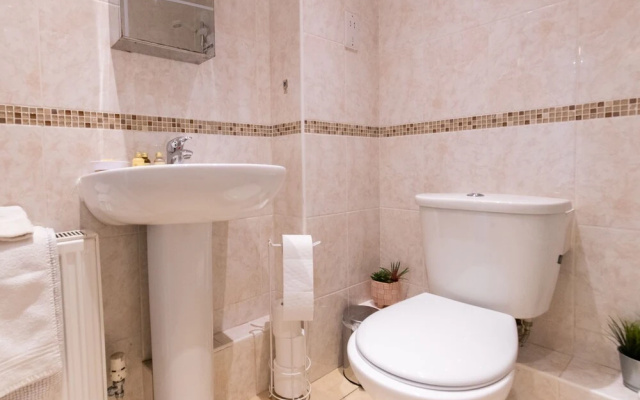 Velvet 1-bedroom Penthouse, Clockhouse, Hoddesdon