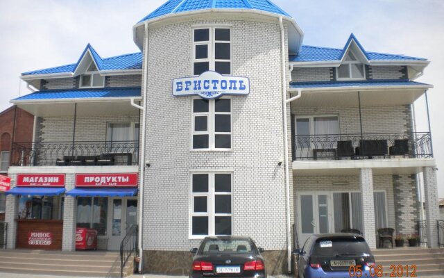 Bristol Hotel вид на фасад