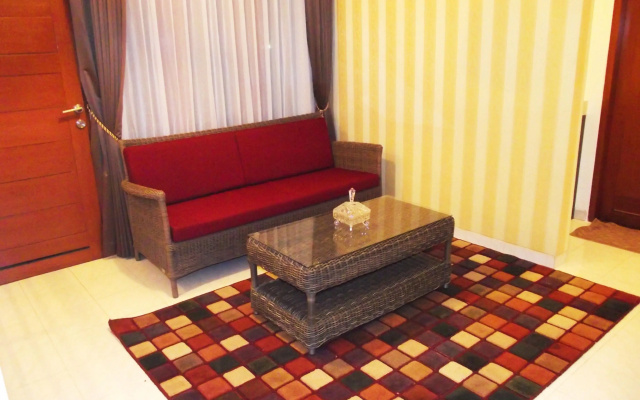 Villa Mawar Syariah, 3 BR, Nice View ke Bukit