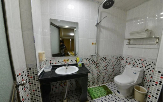 Yimengshan Business Inn