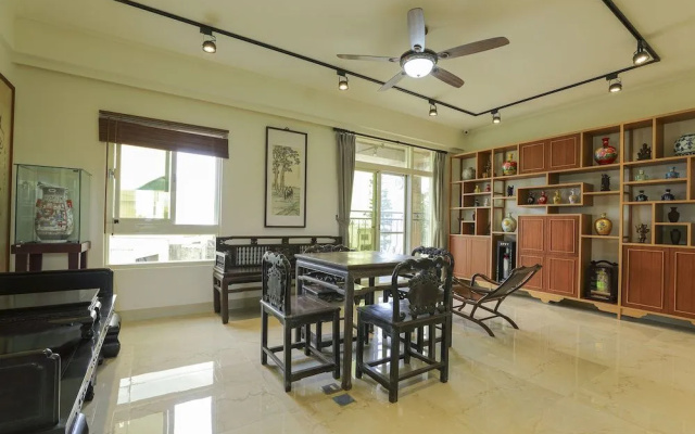 Tianyi Xuanyuan station homestay