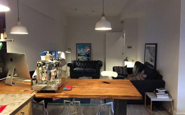 Designer 2 Bedroom Garden Flat in Peckham