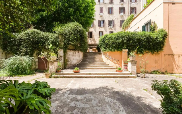 Tasso Street 102