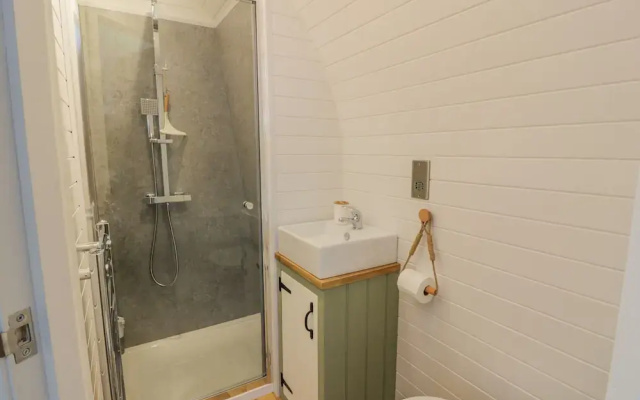 Laird Lodge 2